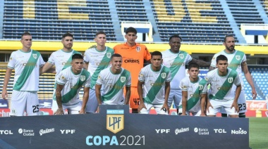 Banfield cayó en Rosario y se complicó