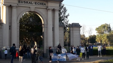 Padres organizados de Lomas aseguran que las escuelas “no son focos de contagio” 