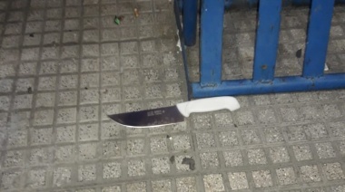 Quiso asaltar un kiosco con un cuchillo y fue detenido por los vecinos