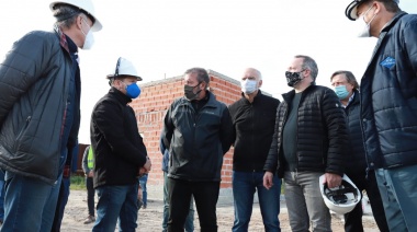 Junto a Sabbatella, Grindetti recorrió las obras del Parque Industrial Curtidor