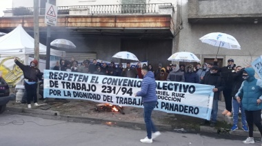 Fuerte protesta contra una panadería mayorista por trabajo en negro y precarizado