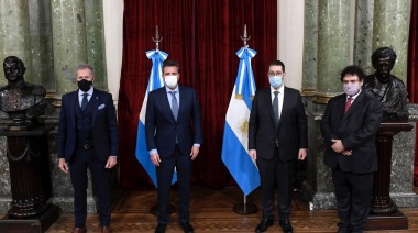 Massa se reunión con entidades judías para delinear un congreso de parlamentarios contra el terrorismo