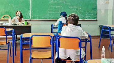 Los docentes bonaerenses volverán a las aulas sólo si recibieron las dos dosis de la vacuna