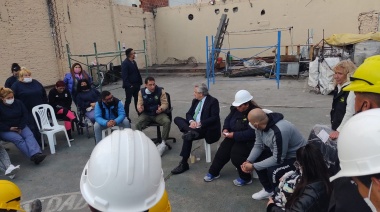 Fernández volvió al Conurbano: Se reunió con trabajadores en Lanús