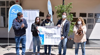 San Vicente: Entregaron créditos para la construcción de viviendas