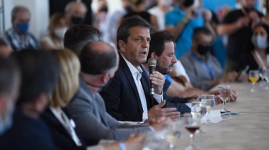 Massa: "La Argentina que viene es con generación de empleo genuino e inversión pública"