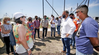 Cascallares y Fabiani inauguraron un playón multideportivo en Longchamps