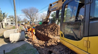 Con la obra hidráulica, arrancó la construcción del paso bajo nivel de Calzada