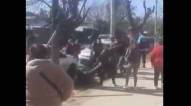 Trataron de linchar a un docente acusado de una serie de abusos en un jardín de infantes