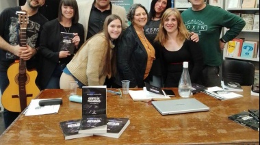El grupo Banfileño Clandestino presentó el libro “Gente de palabras”