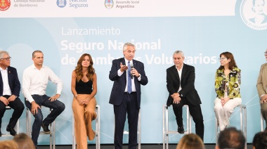 Fernández visitó Avellaneda y presentó el Seguro Nacional de Bomberos Voluntarios