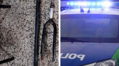 Se agarraron a piñas en la calle y atacaron con fierros y botellas a la Policía