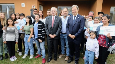 Entregaron 56 viviendas a familias reubicadas en Barrio Lindo