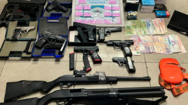 Encontraron un arsenal de armas en un supuesto búnker de drogas de Caraza