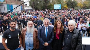 Fernández visitó Lomas y recalcó que “es imperioso reconocer a la economía popular”