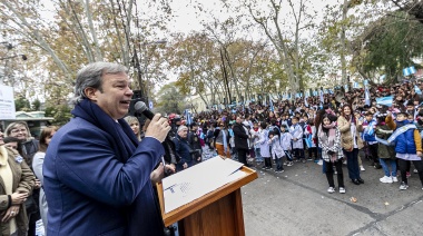 Con desfile patrio incluido, miles de alumnos realizaron la promesa a la Bandera en Burzaco