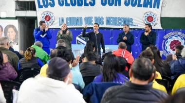 Julián Álvarez se reunió con representantes de clubes de barrio