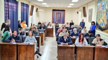 Con duras críticas de la oposición, el oficialismo pudo sancionar la licencia para Grindetti
