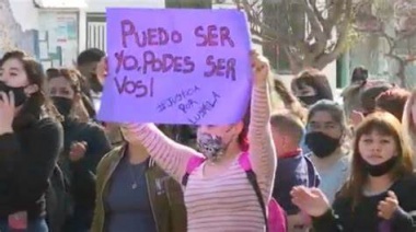 “Es preocupante que el asesino siga libre”, critican amigos de una joven que fue encontrada ahorcada