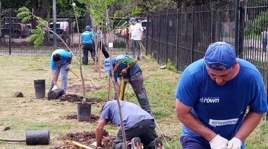 Realizaron una jornada de forestación en el Hospital Oñativia