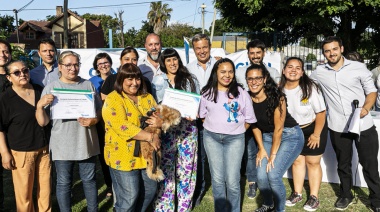 Cascallares entregó certificados a vecinos que completaron los cursos de formación laboral
