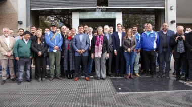 Los intendentes quieren ver a Milei, pero van en colectivos distintos