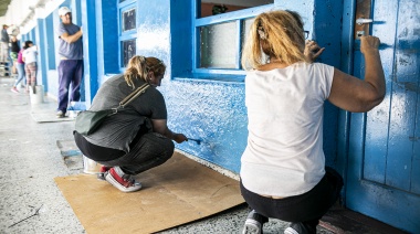 El Municipio realizó una jornada de pintura y limpiezas en las escuelas junto a docentes y padres