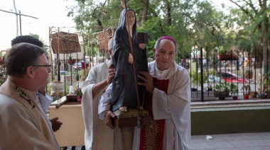 La imagen de la Santa Mama Antula arribó a Brown con una emotiva peregrinación