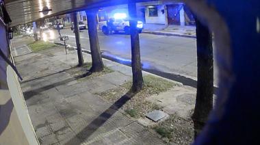 Escapaban de la Policía en Lanús y mataron a un hombre que cruzaba la calle