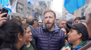 Intendentes peronistas de la región marcharon al Congreso para expresar su rechazo a la Ley Bases