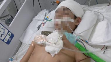 Joven atacado a martillazos: "Mi hijo está muy grave, en estado crítico"