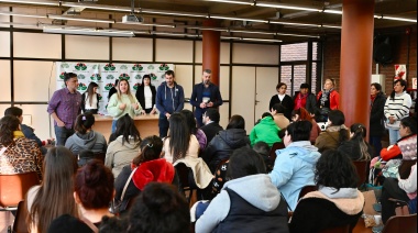 Entregan la tarjeta del plan “Mas Vida” a 72 familias
