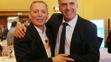 Gray junto a Yamandú Orsi, el candidato a presidente de Uruguay por el Frente Amplio