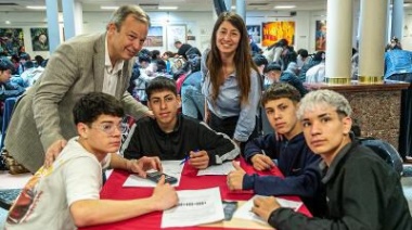 Cerca de 200 estudiantes participan de las olimpiadas de matemática del distrito