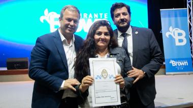 Cerca de 700 familias recibieron la escritura de sus hogares