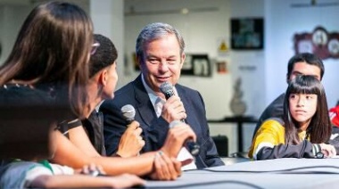 Cascallares entregó certificados a estudiantes y participó de un programa de streaming con escuelas del municipio