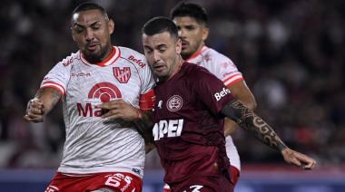 Lanús goleó a Instituto en La Fortaleza