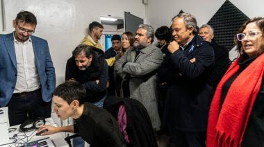Presentan nuevo equipamiento para los jóvenes del programa "Envión"