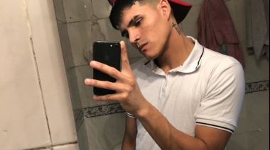 Lo acusan de asesinar de un tiro en la cabeza al novio de su hijo, escapó, y no saben nada de él hace dos meses