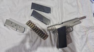 Procesaron al hombre que amenazó con un arma al técnico de su hijo en la puerta del club