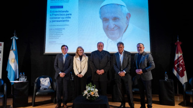 Entrevistando a Francisco: reconocidos periodistas relataron en la UNLa cómo fue dialogar con el Papa