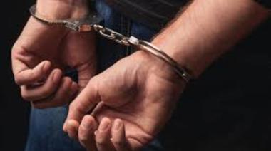 Detuvieron a un hombre por el femicidio de su pareja embarazada, ahorcada con una bufanda