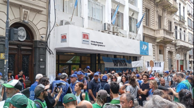 Pese al freno en el Congreso, el gobierno avanza en despidos en el INTA