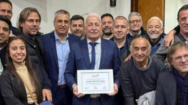 Reconocimiento a Alberto Kahale: "Me obliga a redoblar el esfuerzo"