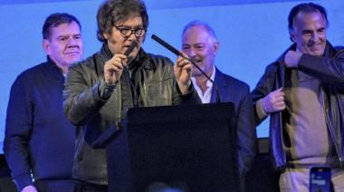 Milei le pone el cuerpo a  la campaña para septiembre y bajará al interior