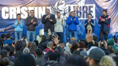 En Lanús, Máximo Kirchner, Julián Álvarez y Leandro Decuzzi encabezaron el Festival "Cristina Libre"