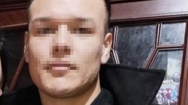 Abusó de su hijastra de 10 años, la amenazó y escapó: "Él sigue su vida normal"