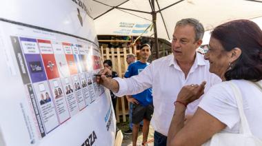 Cascallares recorrió las mesas de Fuerza Patria y dialogó con vecinos