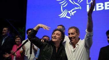 Batacazo libertario: Santilli ganó en la Provincia y La Libertad Avanza revirtió una derrota de 14 puntos