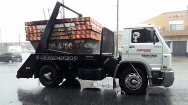 Empresas de volquetes, en crisis por el bloqueo en el CEAMSE, denuncian amenazas de Julián Álvarez